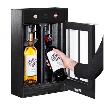 wine-bar-2-hand-setting-bottle
